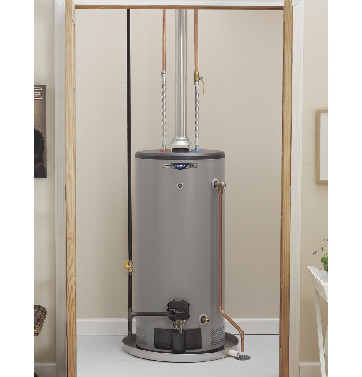 General Electric RealMAX Platinum GG40S12BXR Short Natural Gas Water Heater, 40 Gallons Capacity, 38,000 BTU/hr, Natural Gas, 78 GPH First Hour Delivery, 39.5 GPH Recovery Rate, No Energy Star Compliant, Atmospheric Vent Type
